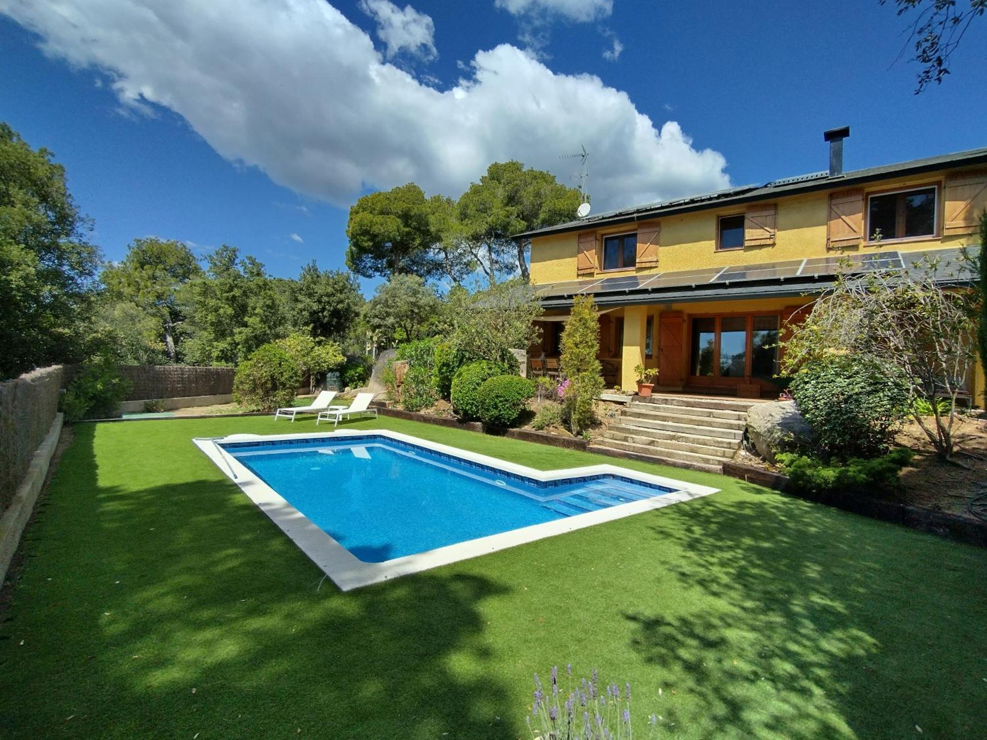 הוילה Sant Cebrià de Vallalta Casa Feliz מראה חיצוני תמונה